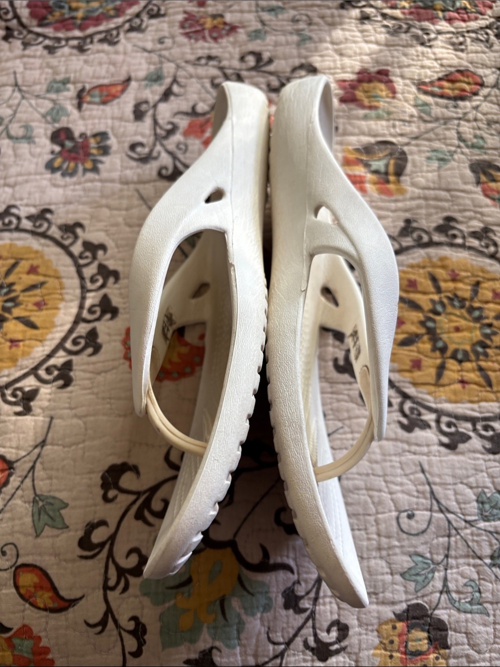 Crocs Iconic Comfort Kadee II White Thong Flip Flop Sandals Size 9 - Picture 4 of 13